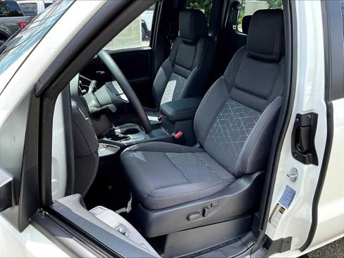 Certified 2025 Nissan Frontier SV image 10