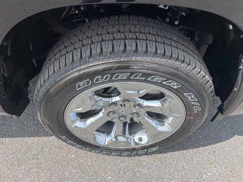 New 2026 RAM 1500 4x4 Crew Cab image 11