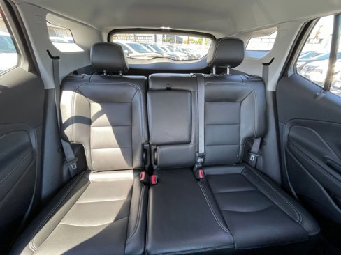 Used 2024 GMC Terrain SLT image 36