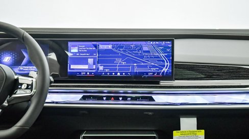 New 2026 BMW 750e xDrive image 15
