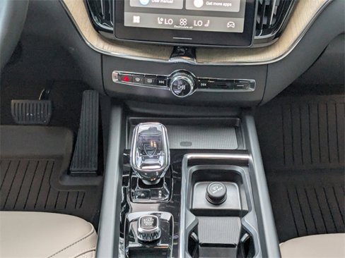 New 2026 Volvo XC60 B5 Plus w/ Climate Package image 20