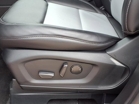 Certified 2023 Ford Explorer XLT w/ Equipment Group 202A image 5