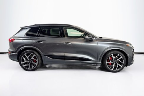 New 2025 Audi SQ6 e-tron Premium Plus image 4