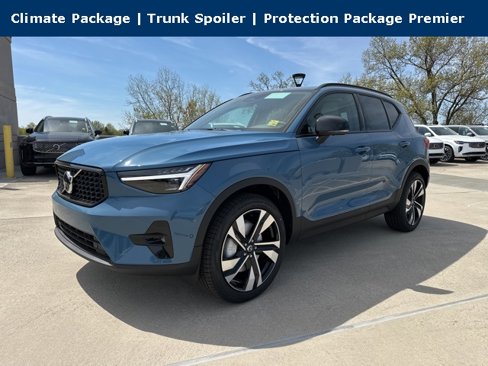 New 2025 Volvo XC40 B5 Ultra w/ Protection Package Premier image 3