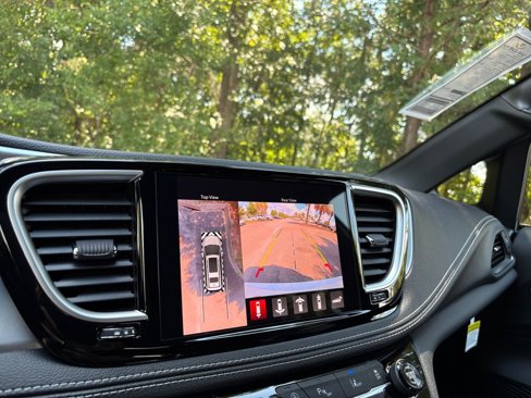 New 2026 Chrysler Pacifica Limited image 22