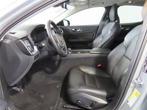 Used 2025 Volvo S60 B5 Core image 18
