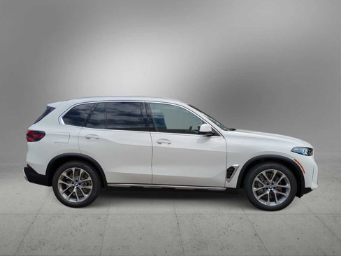 New 2026 BMW X5 xDrive50e w/ Executive Package image 9