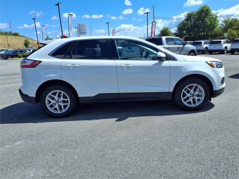 Used 2024 Ford Edge SEL image 3
