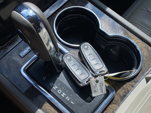 Used 2015 Lincoln Navigator 2WD image 17