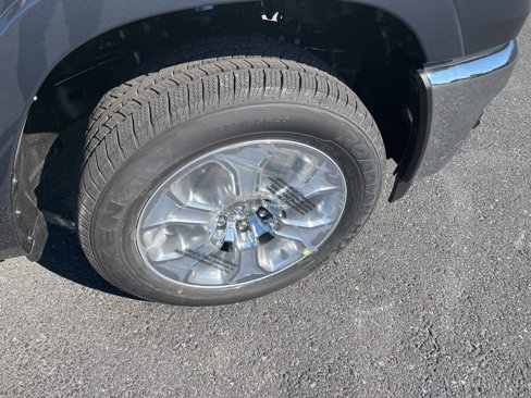 New 2026 RAM 1500 4x4 Crew Cab image 6