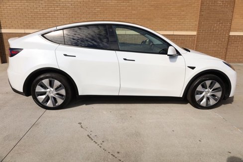 Used 2023 Tesla Model Y Long Range image 4