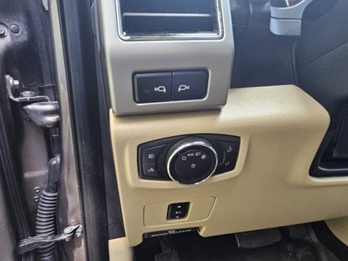 Used 2019 Ford F350 Lariat w/ Chrome Package image 16