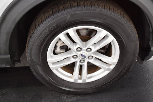 Used 2024 Ford Explorer XLT w/ Equipment Group 202A image 34