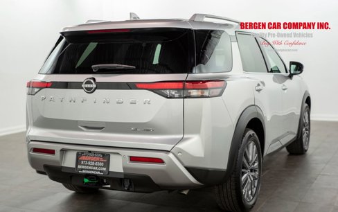 Used 2025 Nissan Pathfinder SL w/ SL Premium Package image 14