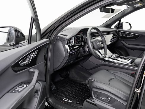Certified 2025 Audi Q7 3.0T Prestige image 7