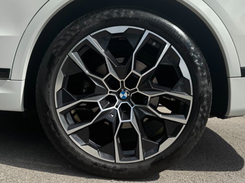 Used 2025 BMW X7 xDrive40i w/ M Sport Package image 89