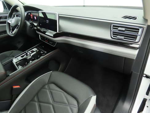 New 2026 Volkswagen Atlas Peak Edition image 18