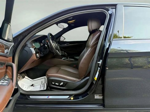 Used 2018 BMW 540i xDrive image 9