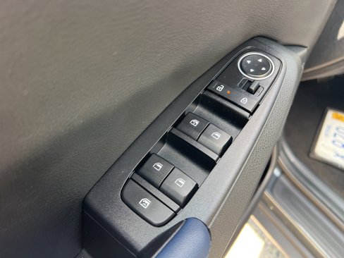 Certified 2025 Kia Seltos S image 11