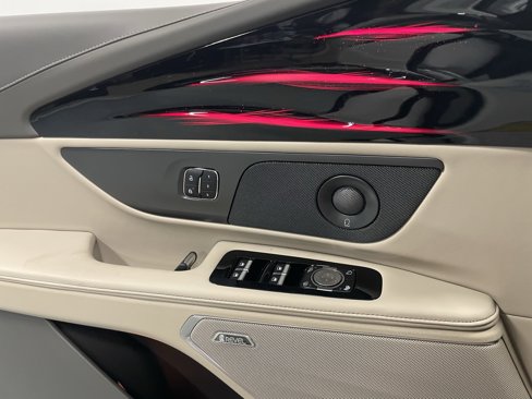 New 2025 Lincoln Nautilus Reserve image 22