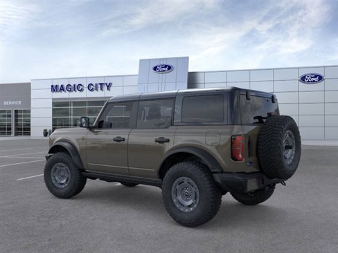 New 2025 Ford Bronco Badlands image 4
