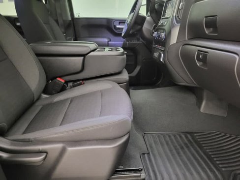 Certified 2024 Chevrolet Silverado 1500 Custom image 33