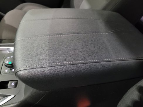Used 2022 Chevrolet Traverse LT image 39