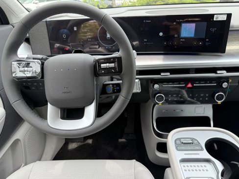New 2026 Hyundai Ioniq 9 SEL image 3