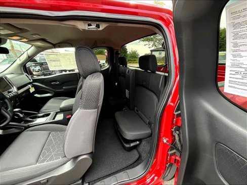 Certified 2025 Nissan Frontier SV image 15