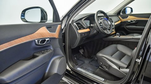 Certified 2025 Volvo XC90 B6 Plus image 22
