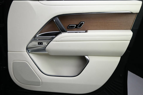 Used 2023 Land Rover Range Rover SE image 55