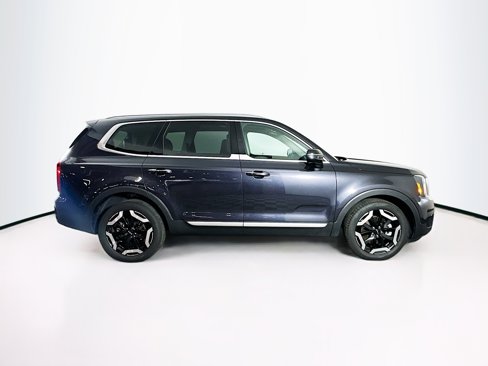 Used 2025 Kia Telluride S image 10