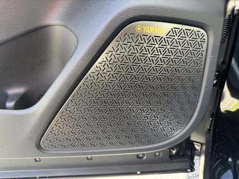 New 2025 Mitsubishi Outlander AWD image 17