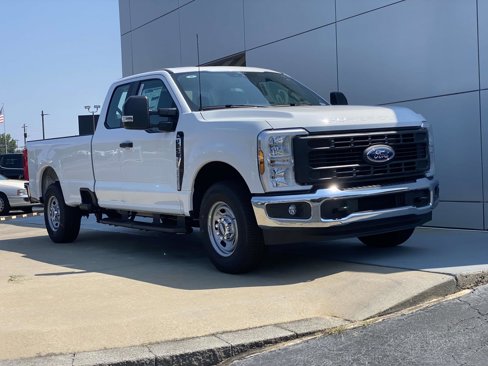 New 2026 Ford F250 2WD SuperCab Super Duty image 1
