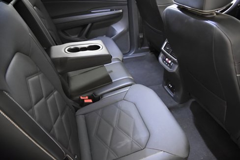 Used 2024 Volkswagen Atlas SE image 36