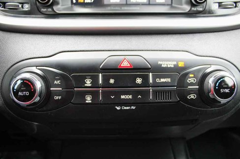 Used 2018 Kia Sorento LX image 21