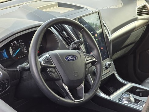Used 2024 Ford Edge Titanium image 14