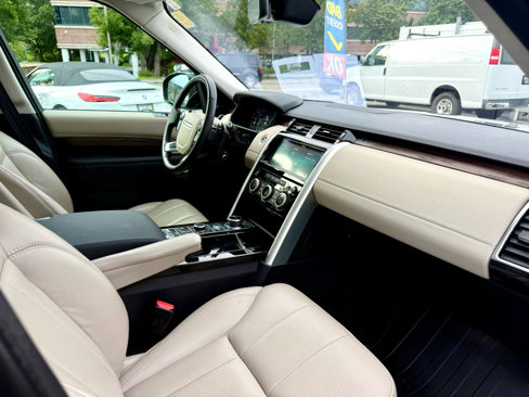 Used 2020 Land Rover Discovery HSE image 36
