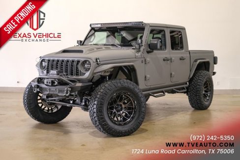 Used 2025 Jeep Gladiator Sport image 1