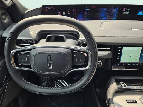 New 2025 Lincoln Navigator Reserve image 21