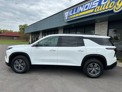 Used 2025 Chevrolet Traverse LT image 4