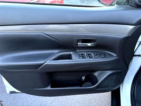 Used 2020 Mitsubishi Outlander SEL image 25