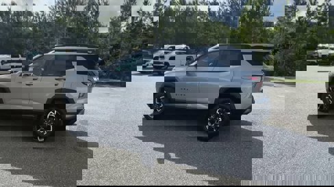 New 2026 Chevrolet Equinox ACTIV w/ Convenience Package III image 6