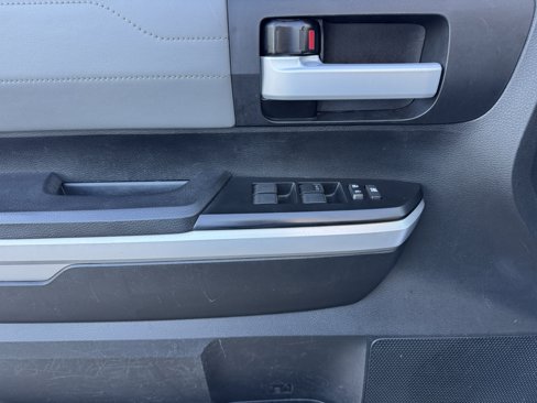 Used 2017 Toyota Tundra Limited image 9