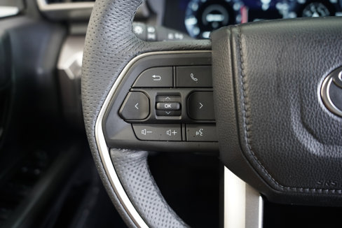 Used 2025 Toyota Tacoma TRD Off-Road image 13