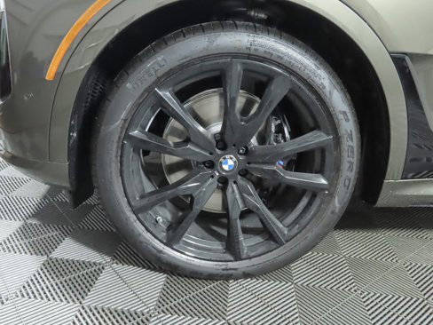 New 2026 BMW X7 M60i image 39