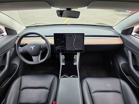 Used 2020 Tesla Model 3 Standard Range Plus image 9