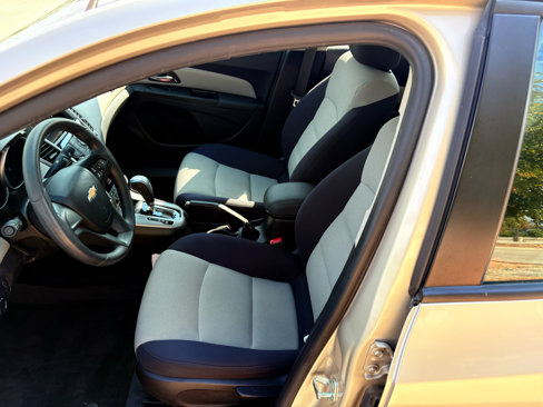 Used 2014 Chevrolet Cruze LS image 36