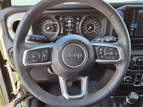 Used 2024 Jeep Wrangler Sahara image 14