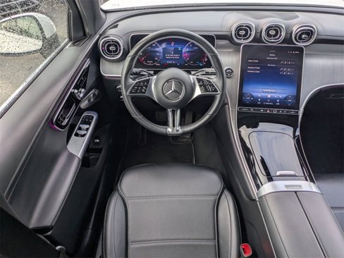 Used 2025 Mercedes-Benz GLC 300 4MATIC image 16